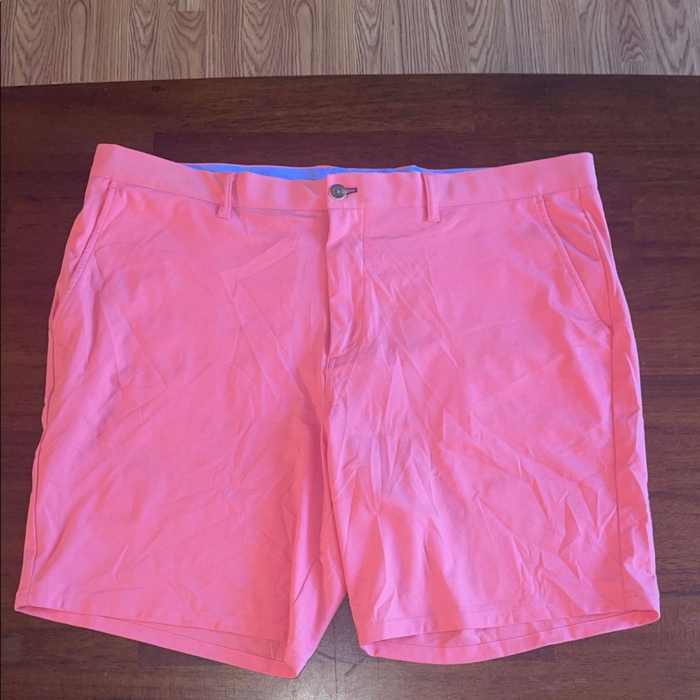 johnnie-O Men's Jupiter Cotton Performance Shorts. Size 40z Conch. (Pink)